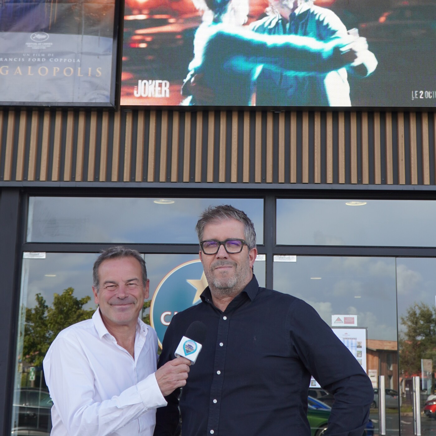 Depuis le Grand Ecran à La Teste, le directeur Patrick Gabet nous dévoile les sorties ciné de la semaine et une avant-première, ce 1/10 episode artwork