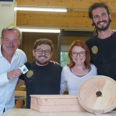 Depuis Concept Wood à Audenge, Alex et Marc nous expliquent comment ils ont personnalisé des boites en bois pour Anne Guilbert cover