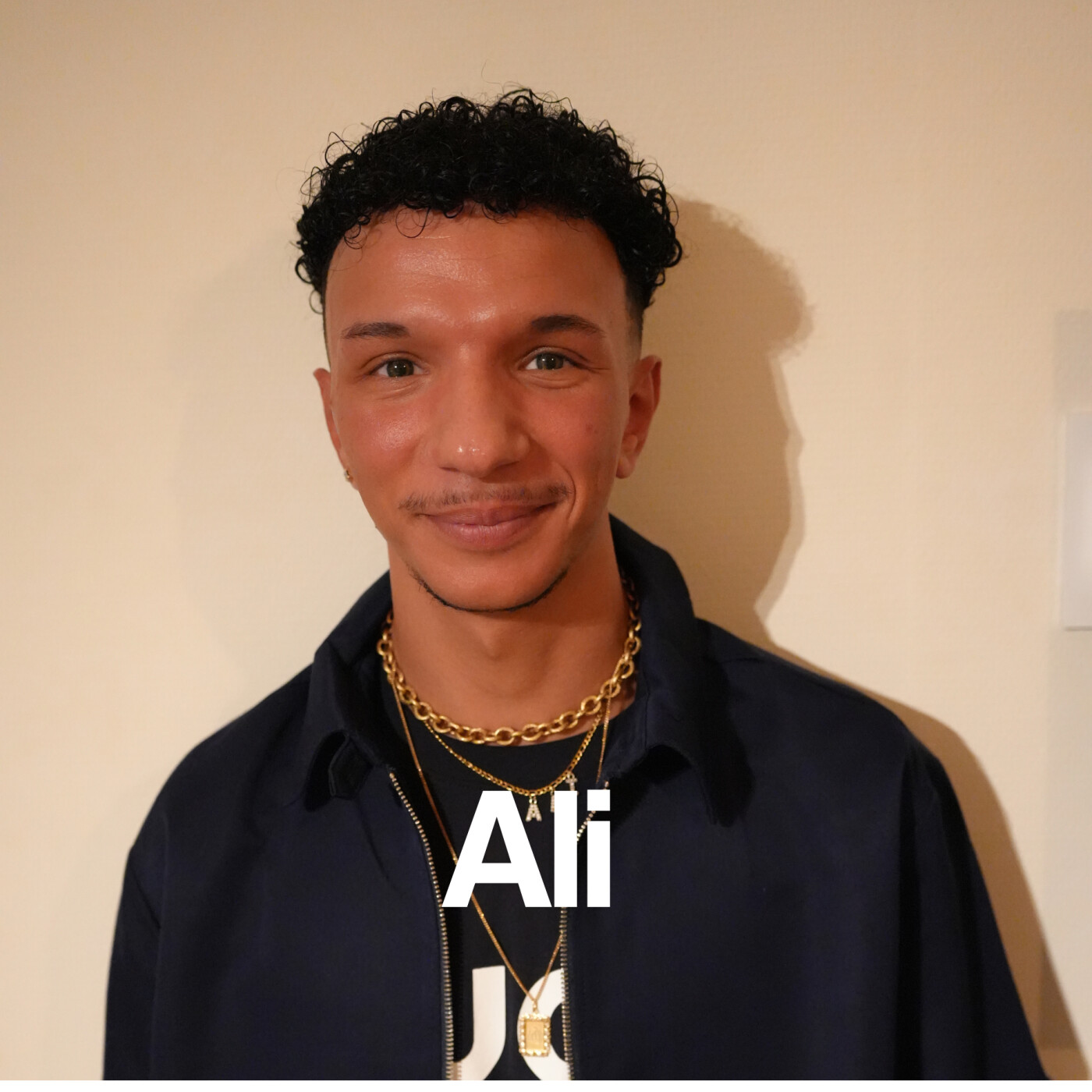 #71  Ali : séquestré pendant 10 mois par un inconnu rencontré sur Instagram episode artwork