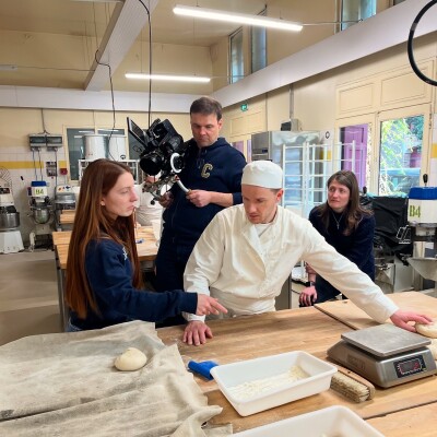 Épisode 01 – Du pain sur la planche ! cover