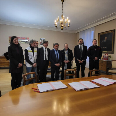 L'INFO DU JOUR - Un convention entre le SAMU, les pompiers, les ambulanciers, l'ARS et le Département cover