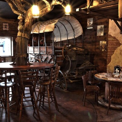 Pas de chandelles, mais des santiags : la Saint-Valentin chez Oncle Scott’s ! cover