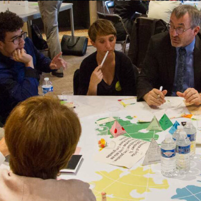 Prendre  la main sur l’avenir ? cover