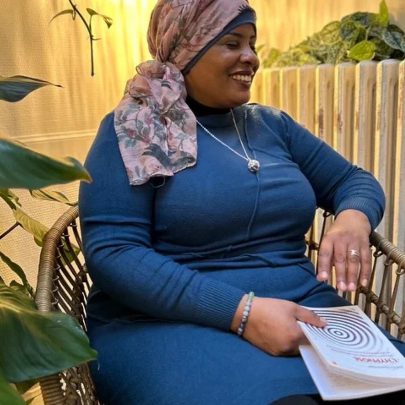 Etres une femme émotive dans un monde qui demande de tenir cover art