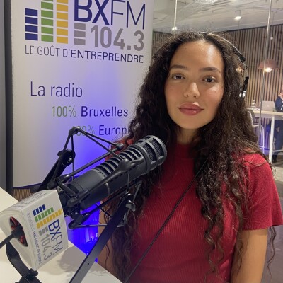 PODCAST - Hajar Messaouji - Stagiaire en journalisme chez BXFM cover