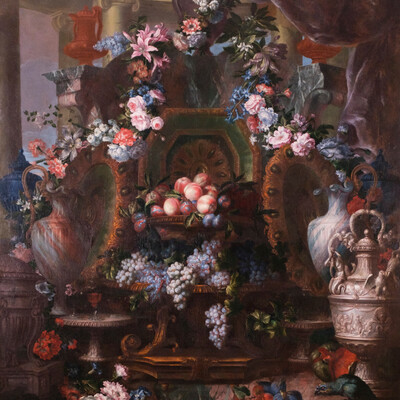 Nature morte aux pièces d’orfèvrerie, plats de raisins et de pêches, guirlandes et fleurs, Antoine MONNOYER, vers 1720-1725 | #2 cover