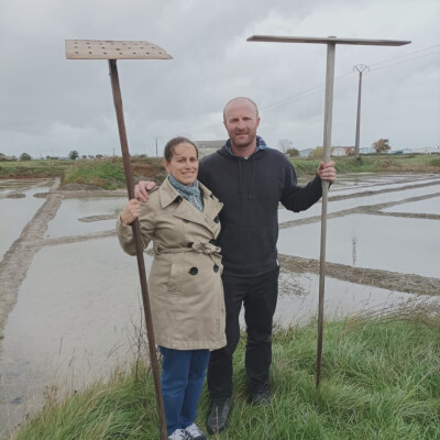 Extrait : "c'est sur que ma vie sociale a pris un petit coup..." de sa vie urbaine de Barcelone, à la vie près des marais salants - Marion cover
