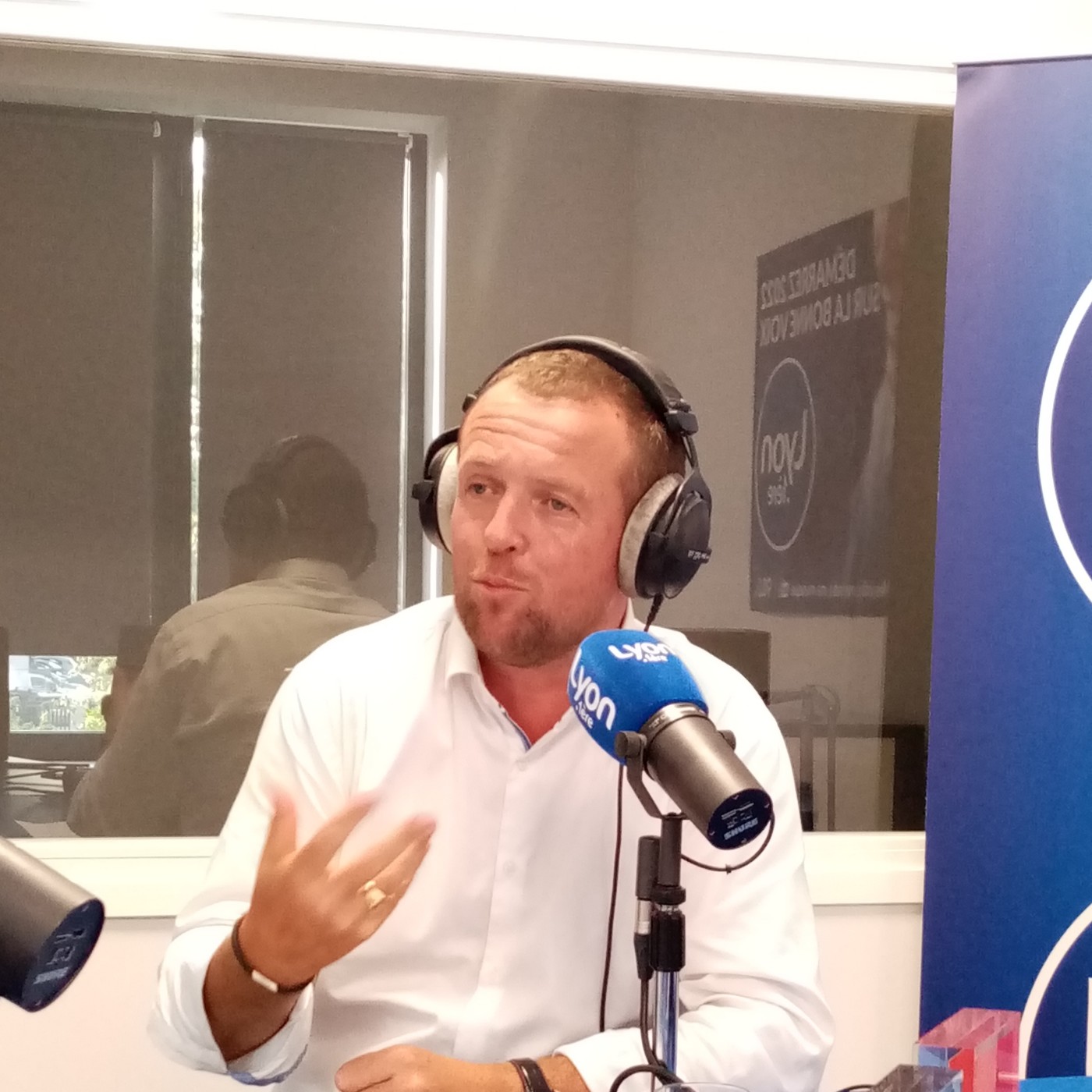 Cédric VAN STYVENDAEL : Maire PS de Villeurbanne et Vice-Président à la métropole en charge de de la culture episode artwork