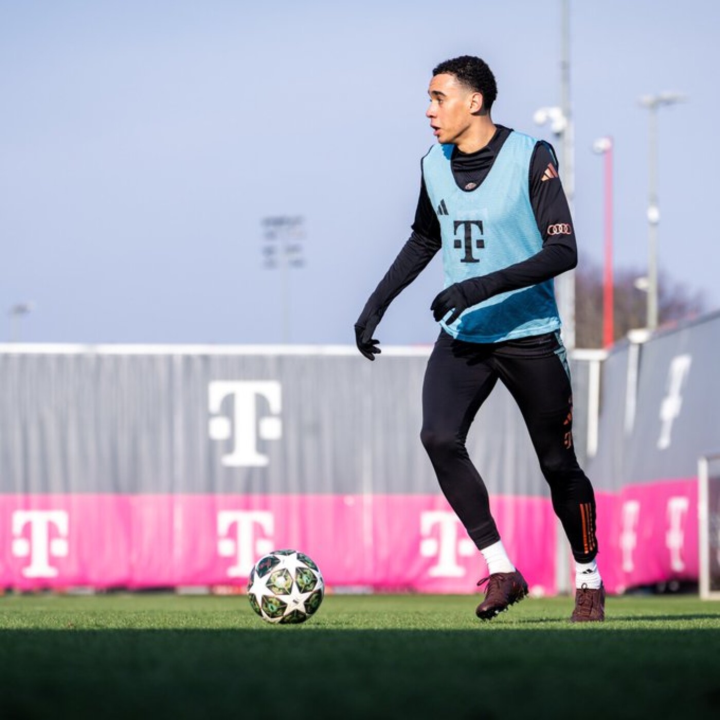 Champion's Express 18/02/2025 : le Bayern attendu au tournant, Guirassy toujours plus haut