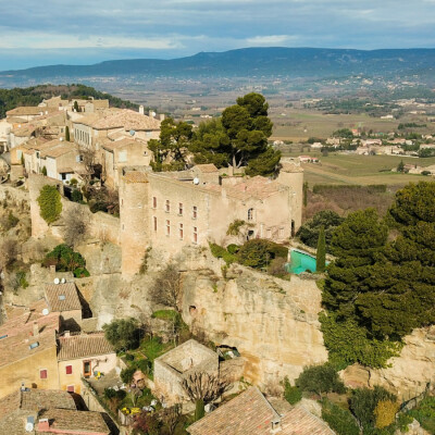 Ménerbes, l'un des Plus Beaux Villages de France ! cover