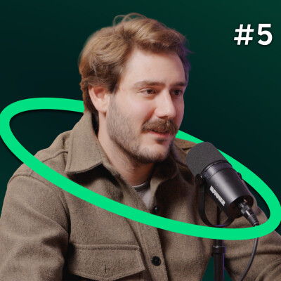 EN ORBITE #5 - J'ai un pote dans la com : l'art de devenir le premier média B2B en France cover