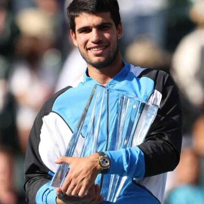 Alcaraz fait vaciller Sinner à Indians Wells, Swiatek impitoyable dans le désert californien cover