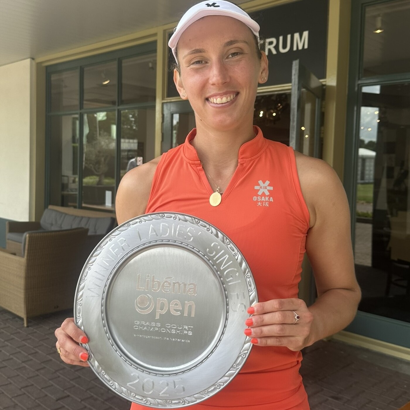 Un 10e titre pour Élise Mertens, une histoire fabuleuse au Queen's et un premier trophée en 2025 pour Taylor Fritz