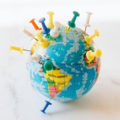 2026-03 (1)-Ocana Pont de la Pierre Dans ce tour du Monde la Russie nous attend cover