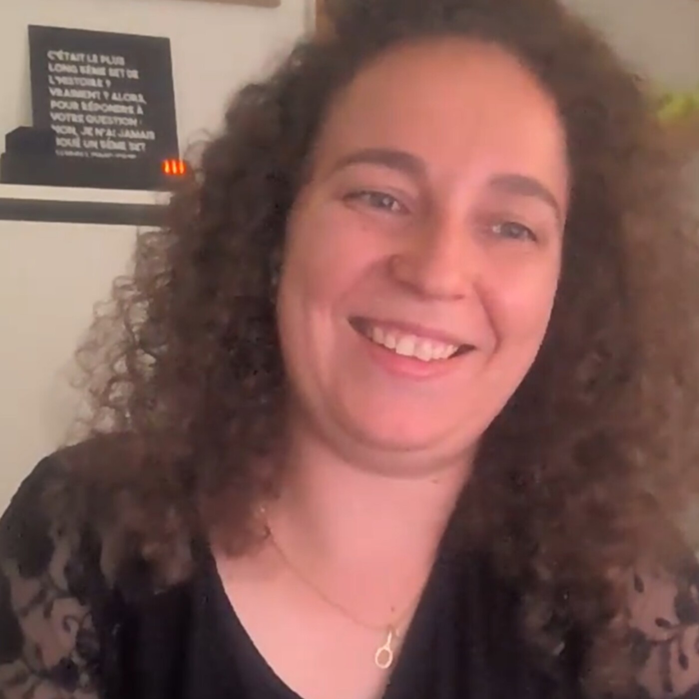 Qui est Constance, la figure qui se cache derrière le compte Jeu, Set et Maths?