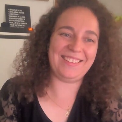 Qui est Constance, la figure qui se cache derrière le compte Jeu, Set et Maths? cover