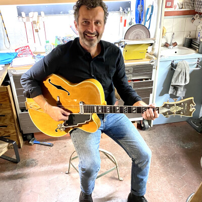 Jérôme Casanova : Luthier cover