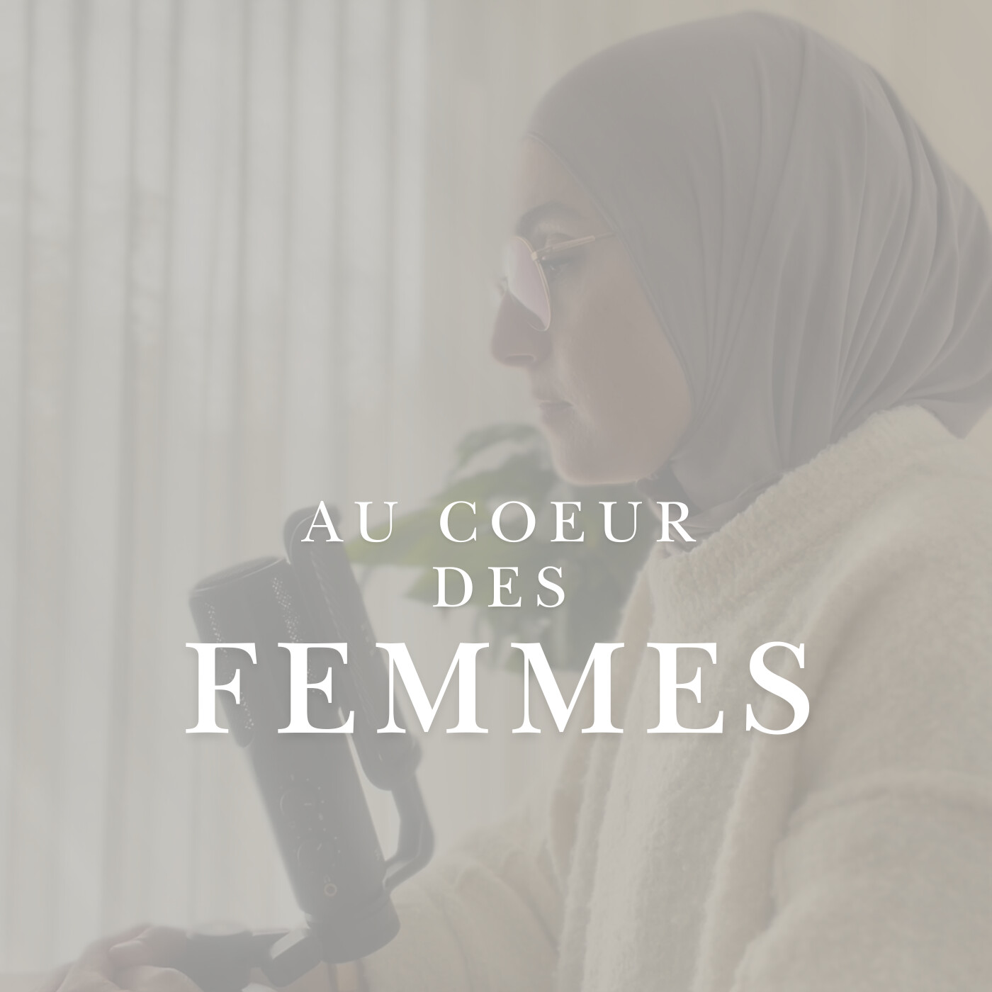 « J’ai accouché de ma fille, seule, devant l’ascenseur à l’hôpital »