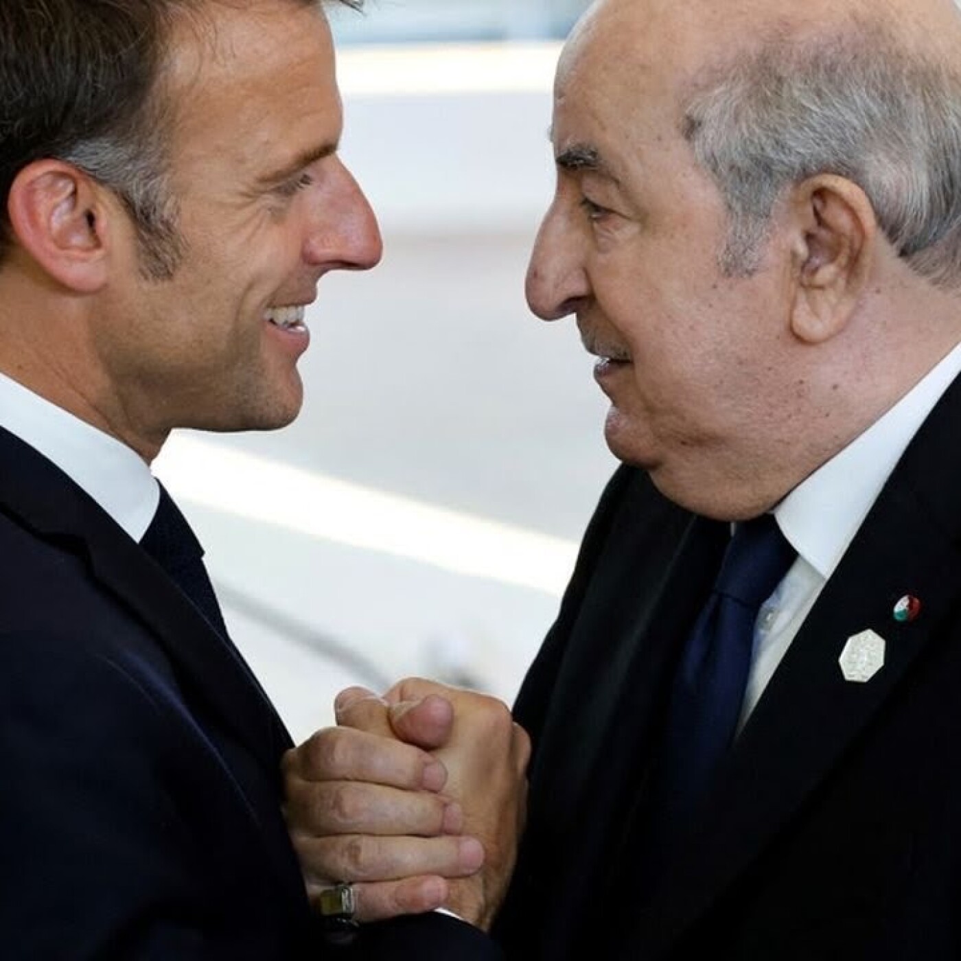 Boualem Sansal reçu discrètement par Macron à Paris : Tebboune a-t-il remporté son bras de fer ? episode artwork