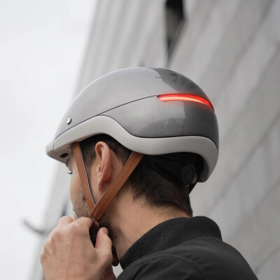Sécurité à vélo : Découvrez les casques lumineux ! cover