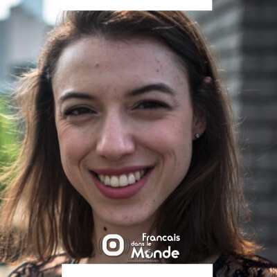 Laetitia Falessi organise la venue d'humoristes Français en Asie, découvrez "Spotlime Production" cover