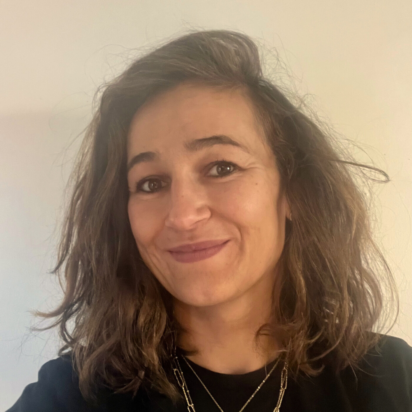 1/2 Elle a créé un café pour soigner les patients!