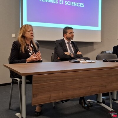 L'INFO DU JOUR - Le projet "sciences et femmes" du lycée Chrestien de Troyes cover