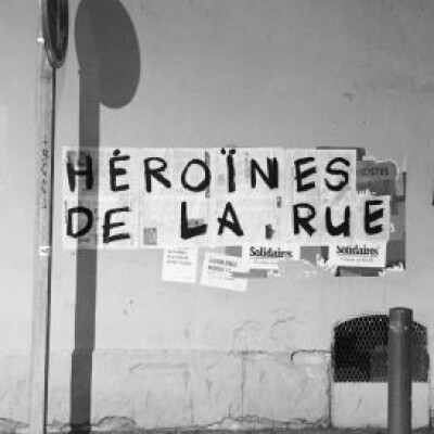 Héroïnes de la rue #1 - Depuis que j'ai 13 ans, des hommes commentent mon apparence physique dans la rue cover