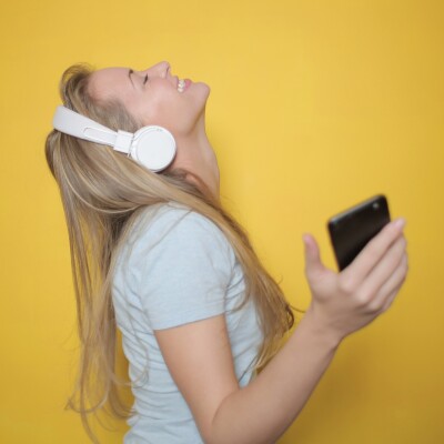 Episode 72 - Carnets audio - A travers la Charente avec Benjamin / Race Across France avec Clémence. cover