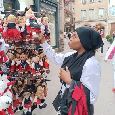 Raconte - Voyage à Strasbourg avec Clara, Nesrine, Johan et Hasma cover