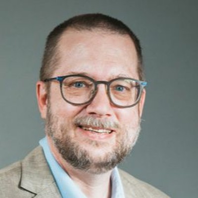 Robin Reeve: «Faut-il rester sur Twitter suite à son rachat par Elon Musk?» cover