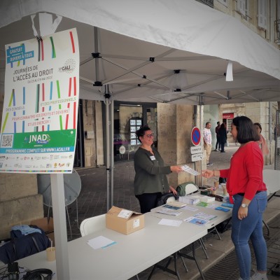Journées mondiales d'accès au droit - Le micro-trottoir Girondin cover