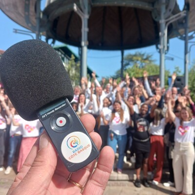 Micro trottoir en direct du Bus du coeur des femmes a Anglet cover