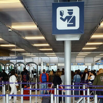 Nouvelle crise entre l’Algérie et la France : ce qui s’est réellement passé à l’aéroport Paris-CDG cover