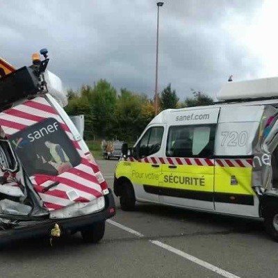Hommes en jaune : attention à eux ! cover
