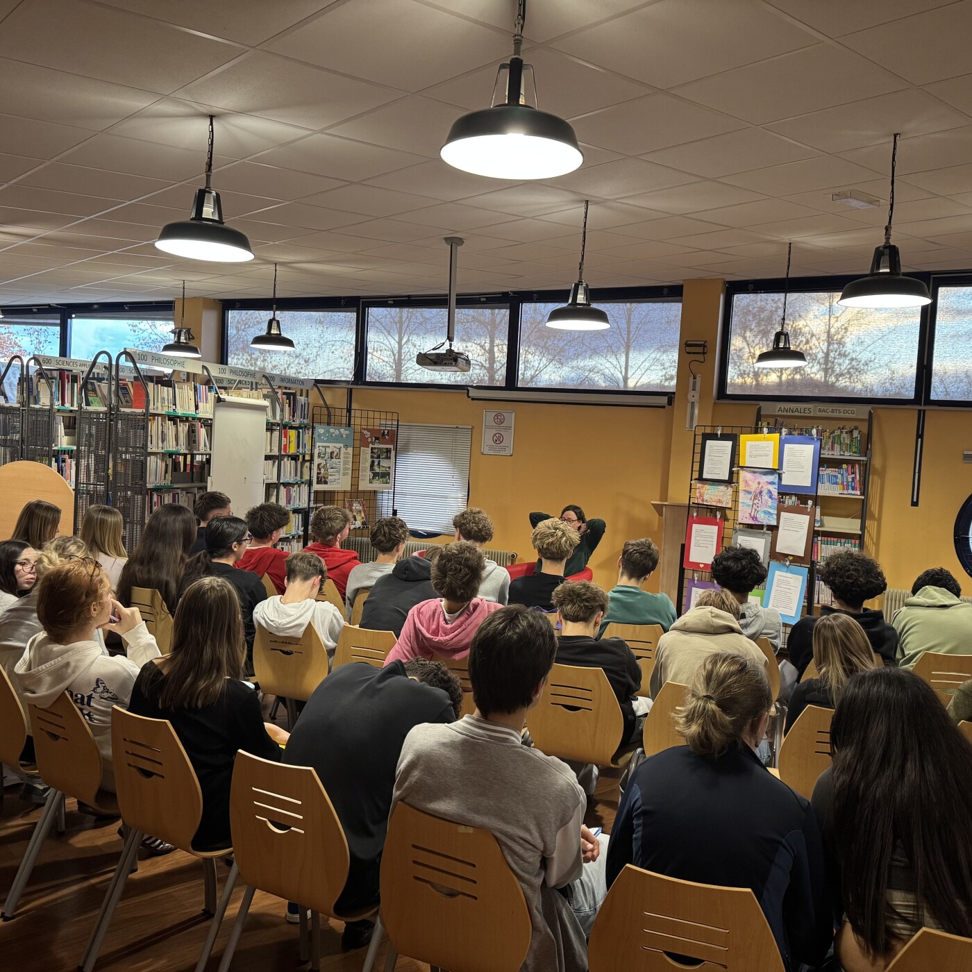 Colmar : L'autrice Coline Pierré au Lycée Camille Sée