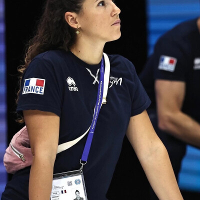 EP 07 S01 - Déverrouiller le potentiel du corps : éclairages d’une kiné du sport. cover