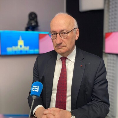 "L'Union européenne doit-elle devenir chef de guerre ? " cover