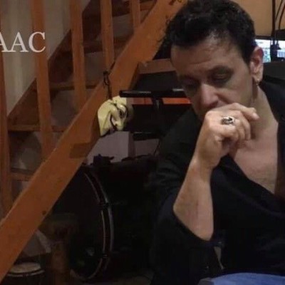 Interview Isaac chanteur et producteur cover