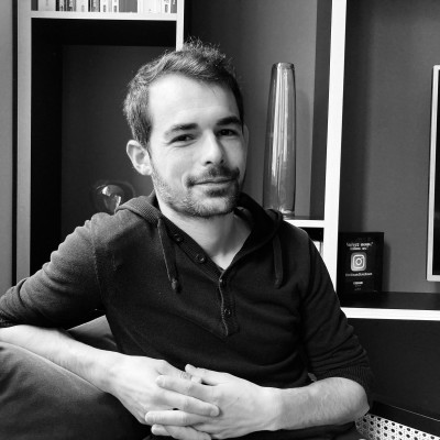 Episode 14 : Simon, vidéaste, photographe et voyageur. cover