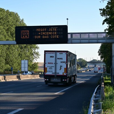 Sur autoroute, attention au risque d'incendie cover