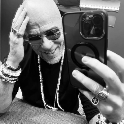 Pascal Obispo fête ses 30 ans de carrière sur Sanef 107.7 ! cover