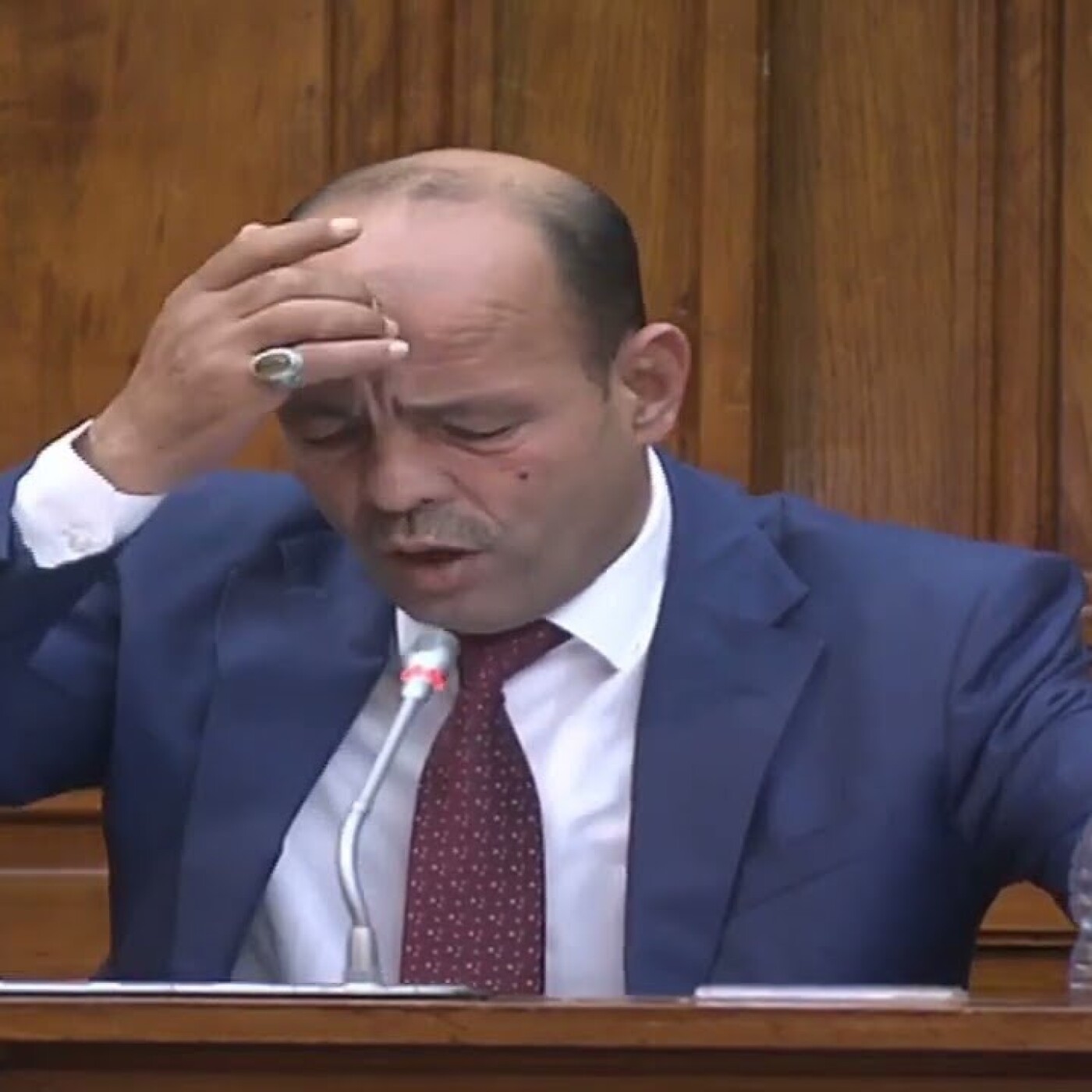Un sénateur Algérien devenu Harraga en Espagne pourchassé sans relâche par le Régime Tebboune episode artwork