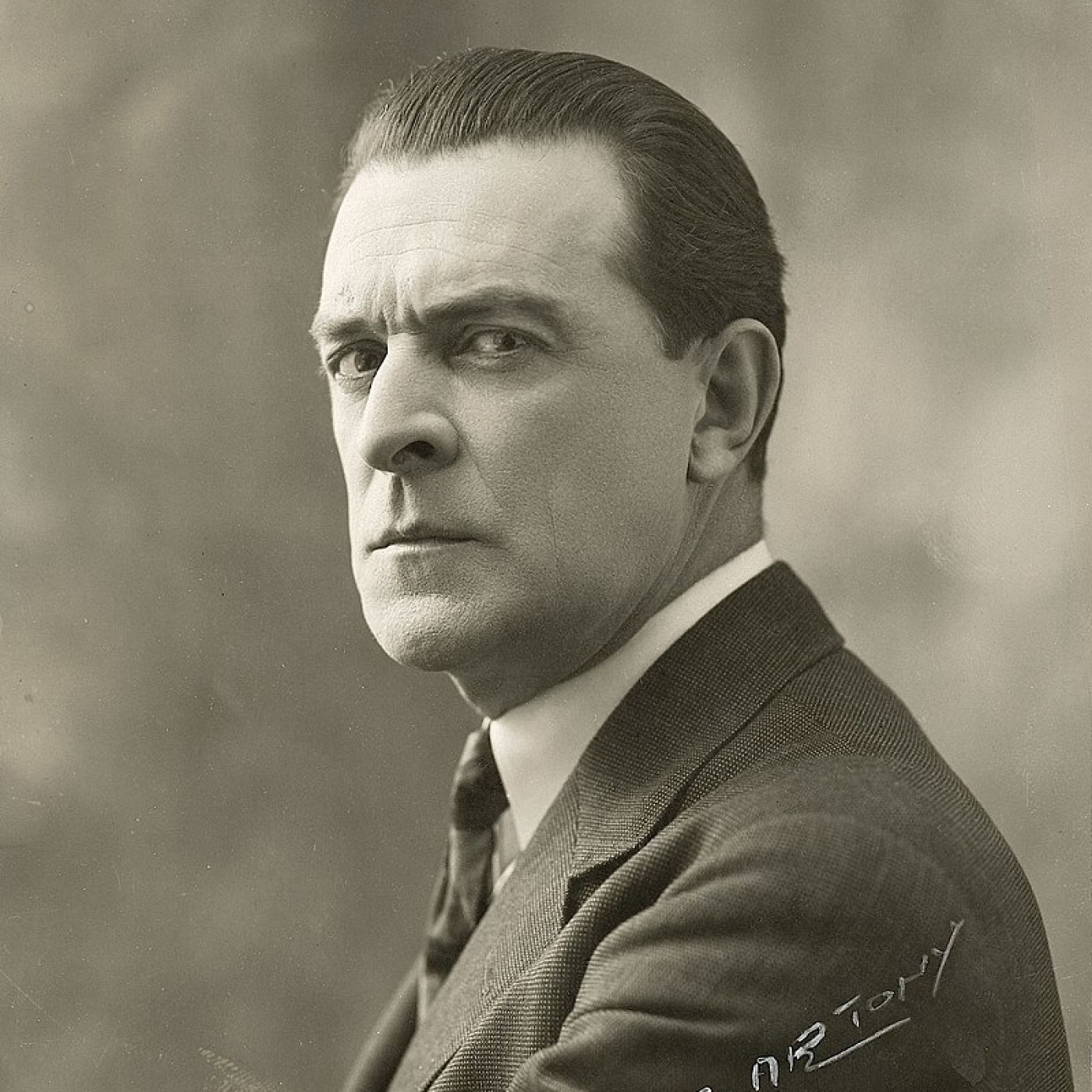 Qui était René Navarre, un acteur des premiers polars au cinéma ? Une émission à la Bilipo. Un certain goût pour le noir #103 episode artwork