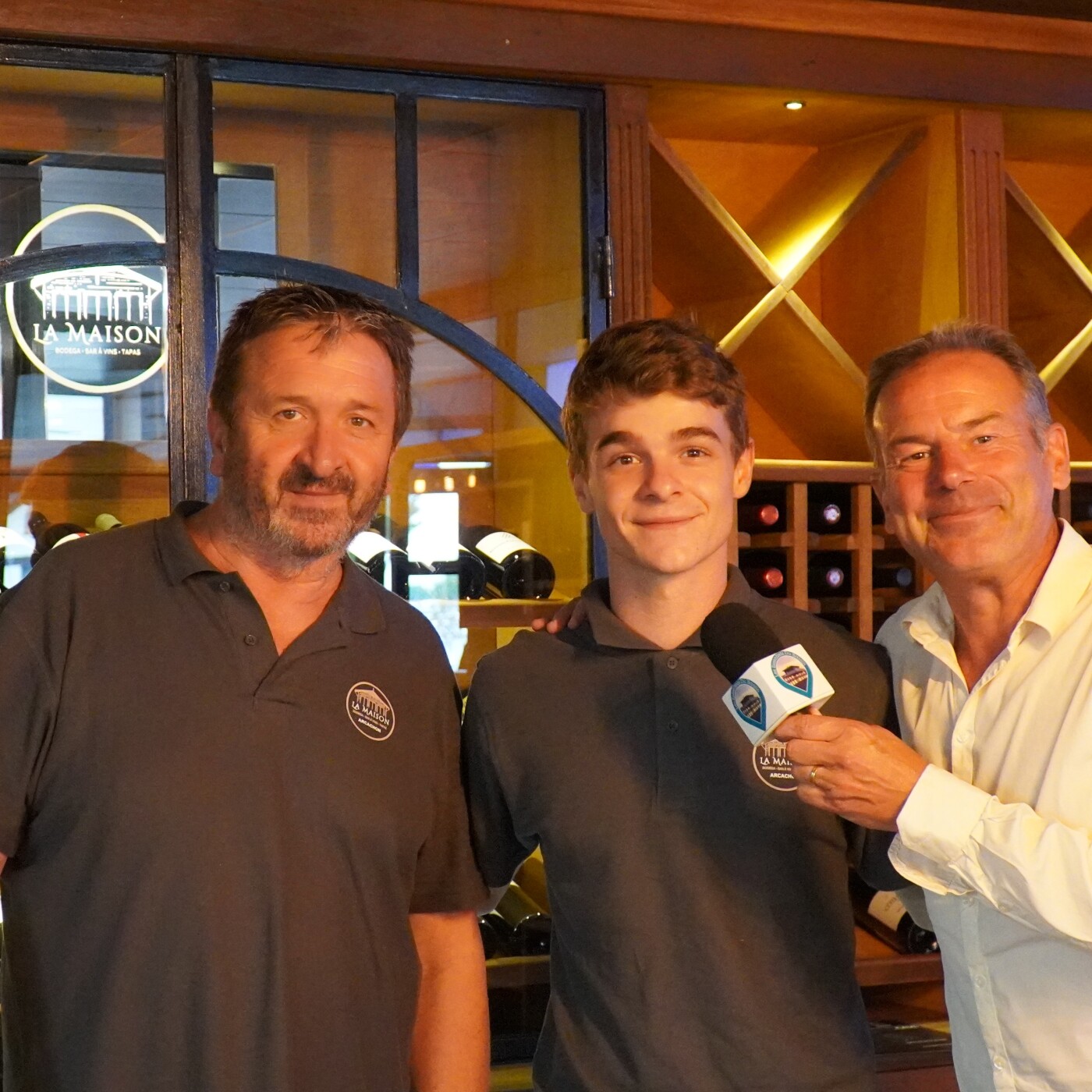 Frédéric et son fils Bryan viennent d'ouvrir une Bodéga LA MAISON à Arcachon. Ils vous présentent le décor et leurs spécialités episode artwork