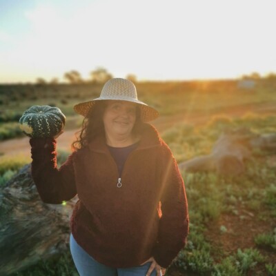À 45 ans, Maïtena recommence en Australie ! cover