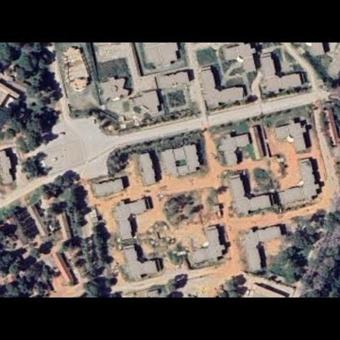 La résidence militaire d’Oued El Aggar : cette résidence surveillée secrète ou logeait Nacer El Djen episode artwork
