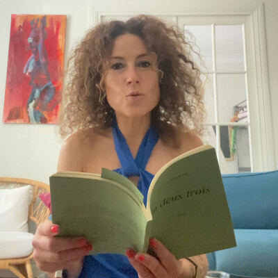 elle a six ans - par Emmanuelle cover