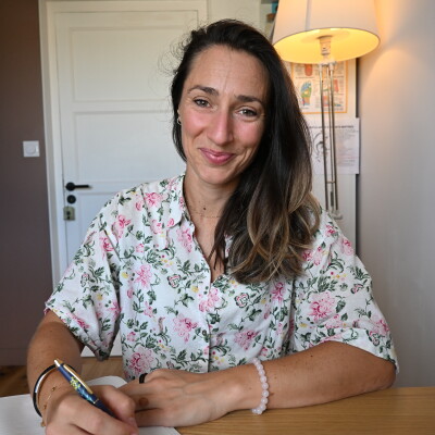 "Revenir aux racines : le soin par les plantes avec Raphaële Sebban" cover