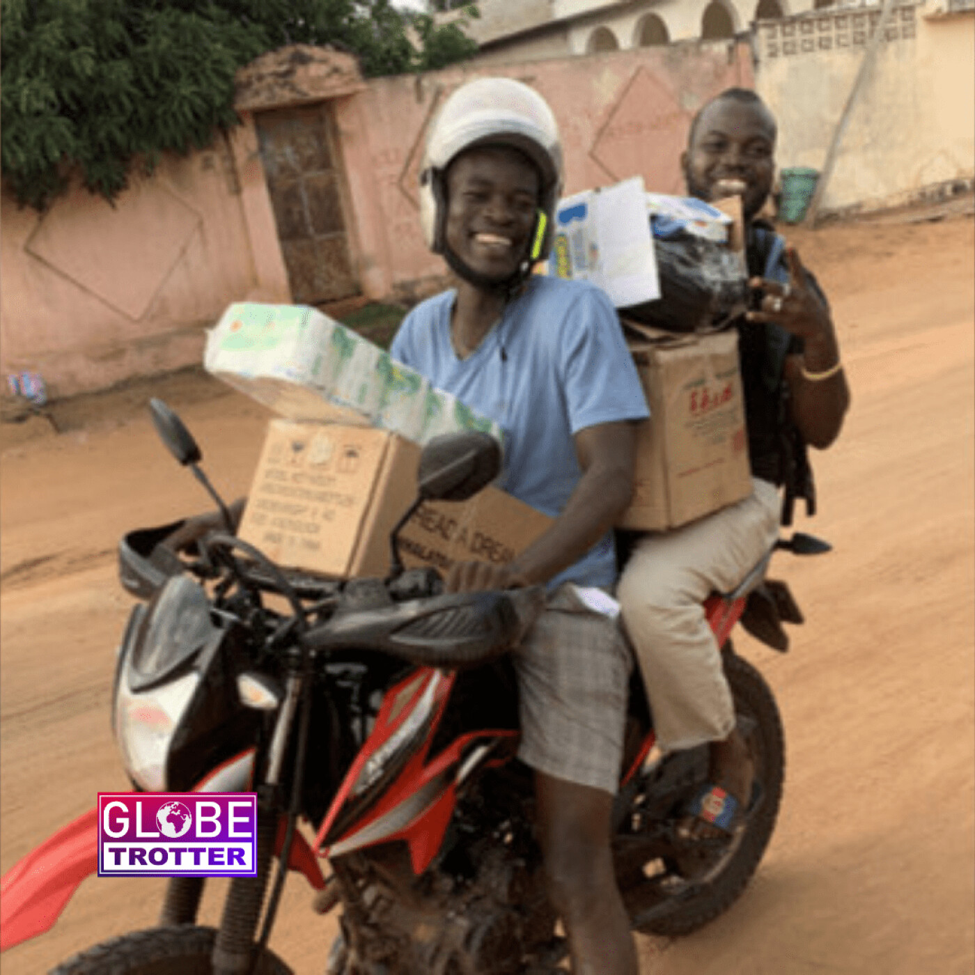 Ben développe des projets humanitaires au Togo avec son association JAIMESUD - 02 03 2022 - StereoChic Radio-Expat